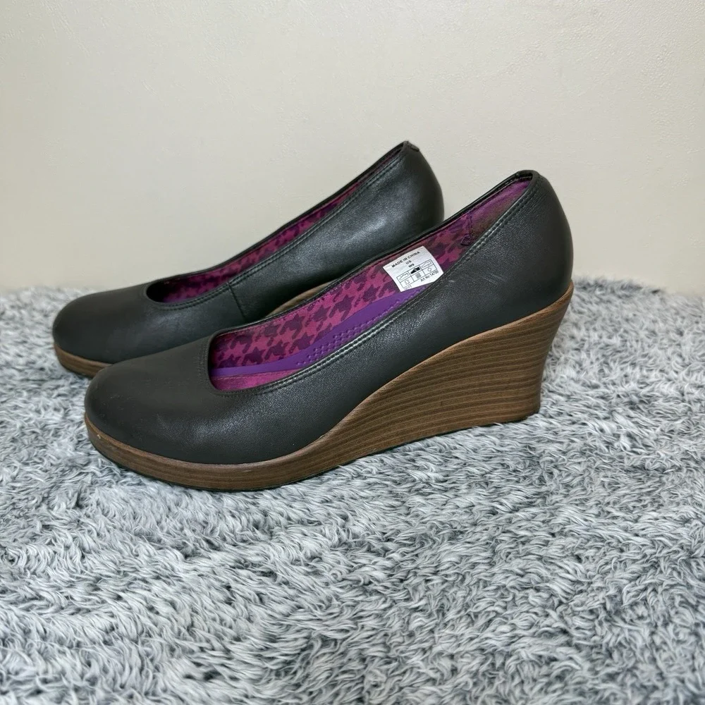 CROCS A-Leigh Closed Toe Wedge Comfort Dress Shoes Dark Brown Women's Size 9
